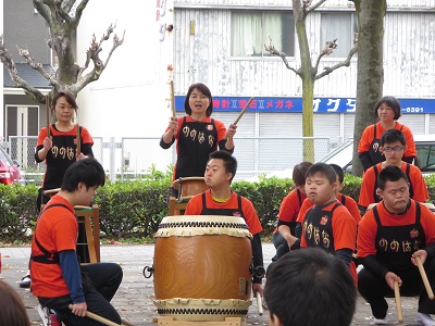  ののはな太鼓さまの演奏とをどり